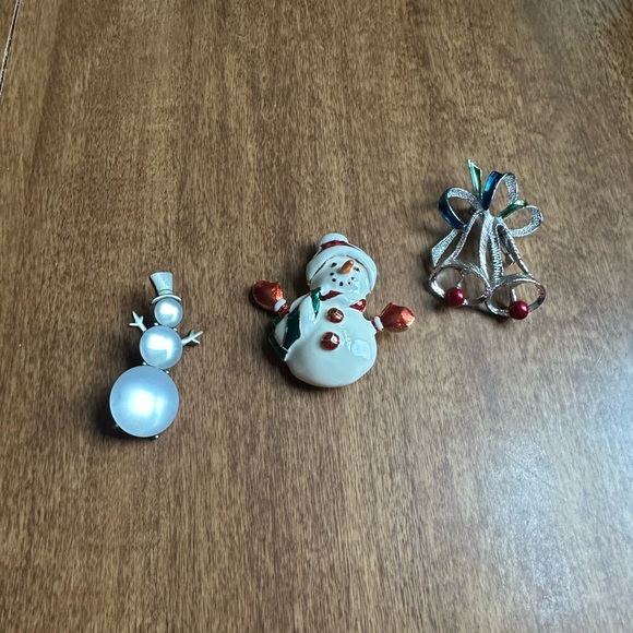Christmas Pins group of 3  90s Brooches  snowman Christmas tree Sliver tone - Picture 2 of 6